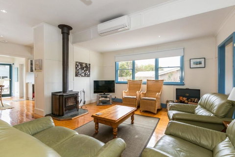 Sand Surf And Sunshine - Accommodation NSW 2