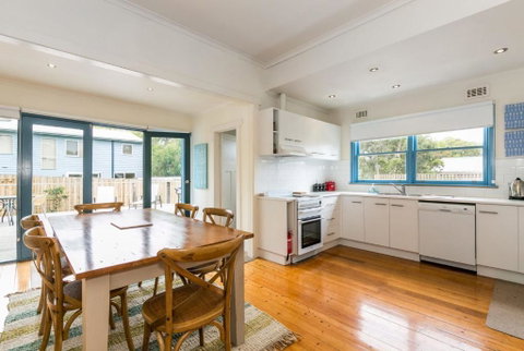 Sand Surf And Sunshine - Accommodation NSW 1