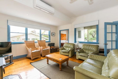Sand Surf And Sunshine - Accommodation NSW 3