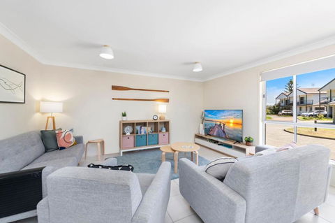 Sandcastles 11-23 Robinson St - Accommodation NSW 3