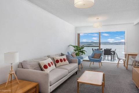 Sandy Bay Waterfront - Accommodation NSW 0