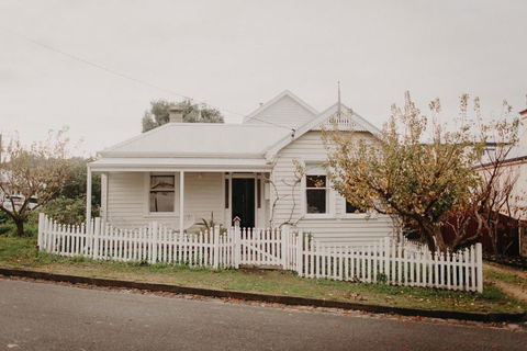 The Allotment Albany - Centrally Located Cottage In Old Albany - Accommodation NSW 2