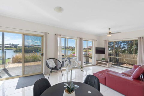 T2 12 Wentworth Pde Hindmarsh Island - No Linen Included - Accommodation NSW 3
