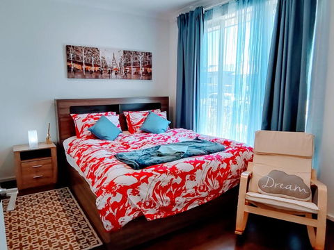 Tarneit Treat - Accommodation NSW 1