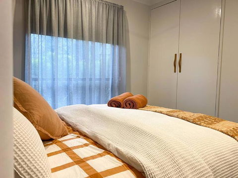 Tastefully Renovated, Peaceful Stay In CBD - Accommodation NSW 3