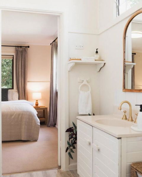 The Acres Of Tooborac Cottage - Accommodation NSW 2