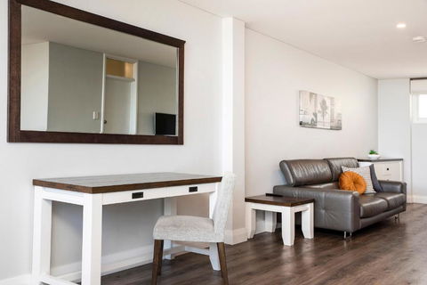 The Allegra - 180 Degree Ocean And City Views - Accommodation NSW 1