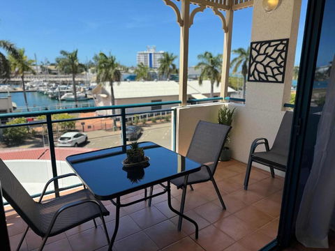 The Anchorage Escape Apartment - Steps Away From City, Ferry And Stadium - Accommodation NSW 0