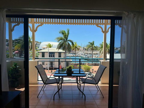 The Anchorage Escape Apartment - Steps Away From City, Ferry And Stadium - Accommodation NSW 1