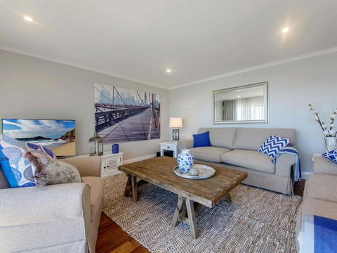 The Anchorage Unit 12 9 Laman Street - Accommodation NSW 3