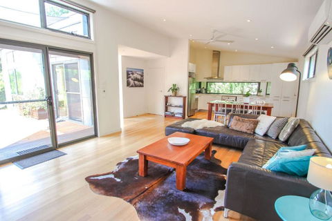 The Base Two - Accommodation NSW 1