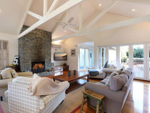 The Beach House - Accommodation NSW 2