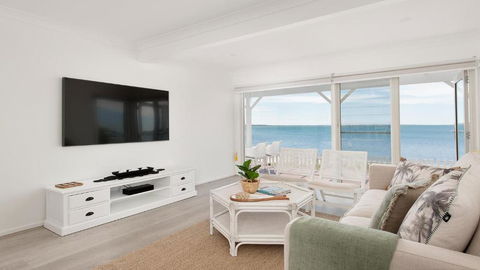 The Beach Shack On Wanda - Waterfront Coastal Chic - Accommodation NSW 1
