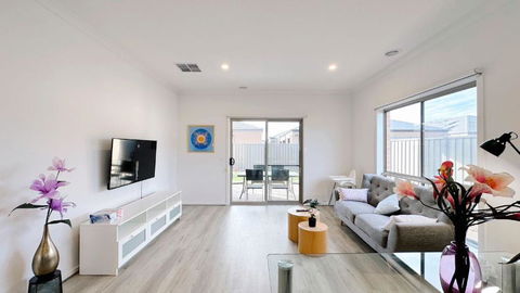 The Grove Townhouse By GoodLive - Accommodation NSW 1