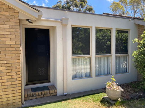 The Delightful Tee House - Kilmore - Accommodation NSW 2