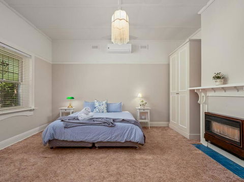 The Californian - Accommodation NSW 3