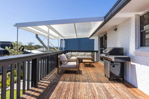 The Castle - Pet Friendly - Absolute Beachfront - Accommodation NSW 2
