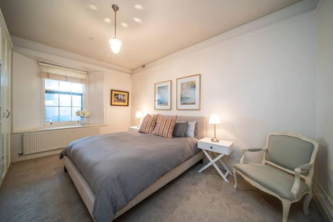 The Cloisters At Albert Hall - Historic Beachfront - Accommodation NSW 2