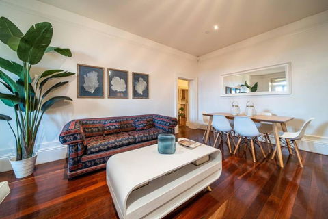The Cloisters At Albert Hall - Historic Beachfront - Accommodation NSW 3