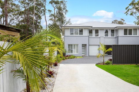 The Coast Beach - Pet Friendly - 2 Mins Walk To Bay - Accommodation NSW 0