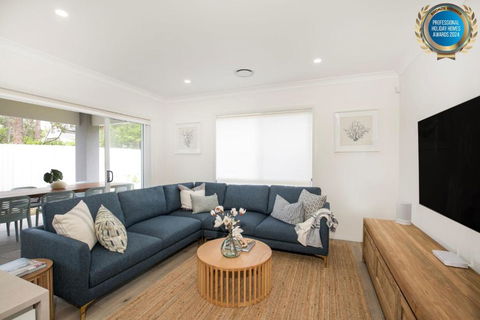 The Coast Beach - Pet Friendly - 2 Mins Walk To Bay - Accommodation NSW 2