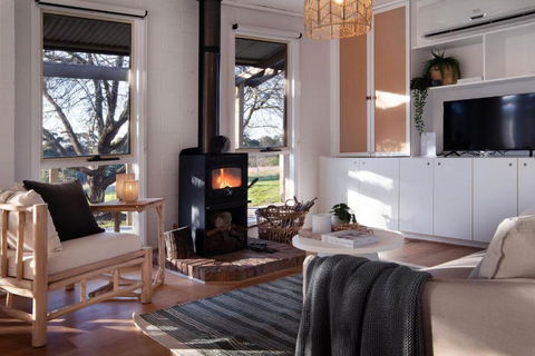 The Cottage At Lake Werona - Accommodation NSW 2