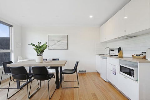 The Dolphin Cottage - 250m To Bay Beach - Accommodation NSW 2