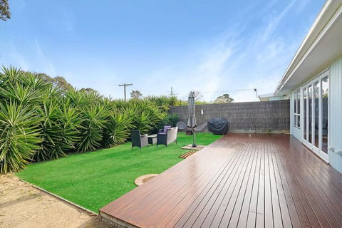 The Dolphin Cottage - 250m To Bay Beach - Accommodation NSW 3