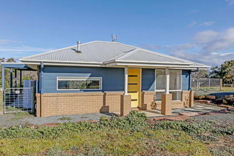 The Friendly Pelican - Accommodation NSW 3