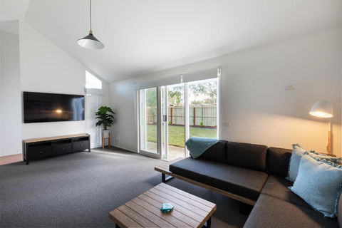 The Grove - Accommodation NSW 2