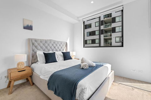 The Halo - New Central Lux South Brisbane 2BR With Parking & Pool - Accommodation NSW 1
