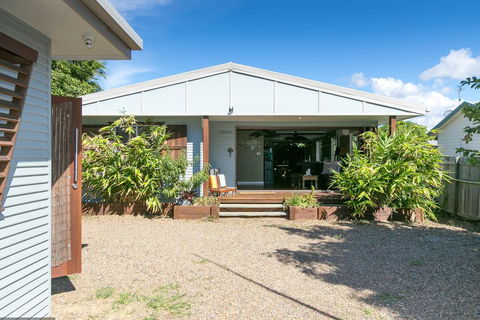 Beachside Cottages - Accommodation NSW 2