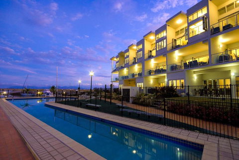 Beachside Magnetic Harbour Apartments - Accommodation NSW 3