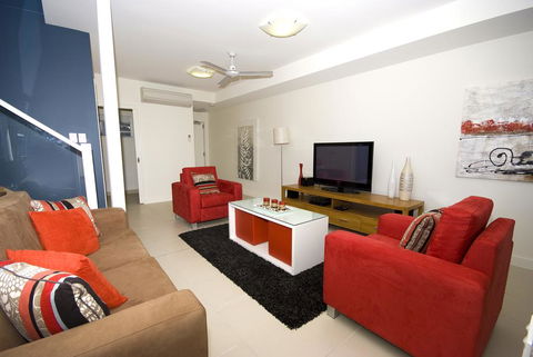 Beachside Magnetic Harbour Apartments - Accommodation NSW 1