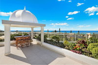 Beachside Resort Kawana Waters