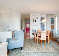 Beautiful Renovated Home With Water Views and Yard - Accommodation NSW