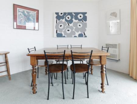 Beehive 14 - Accommodation NSW 2