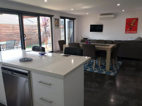Ben's Place - Modern & Convenient - Accommodation NSW 1