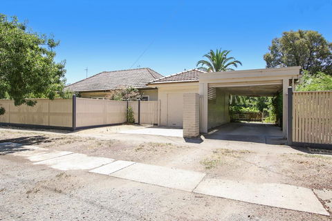Benson House & Benson Lodge - Accommodation NSW 2