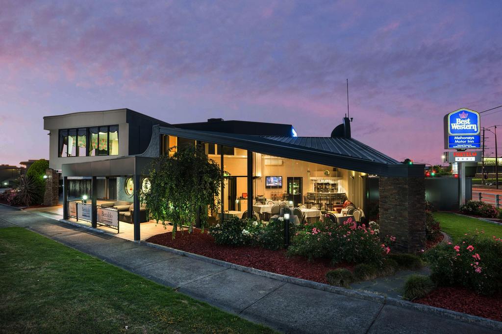 Reservoir East VIC Accommodation NSW