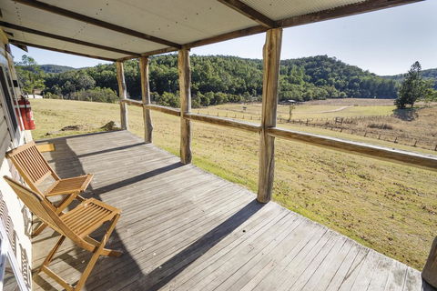 Big Yango House - Accommodation NSW 2