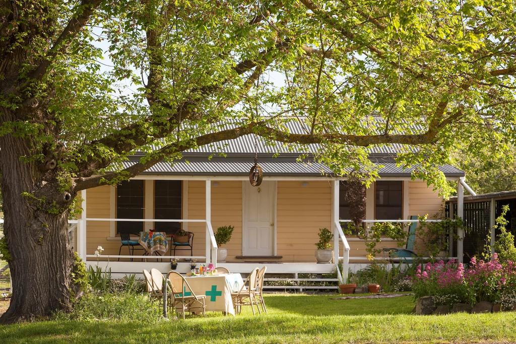Tooborac VIC Accommodation NSW