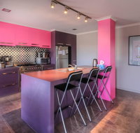 Birdland - Bold unique and modern - Accommodation NSW