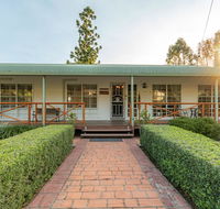 Birds 'n' Bloom Cottages - Accommodation NSW