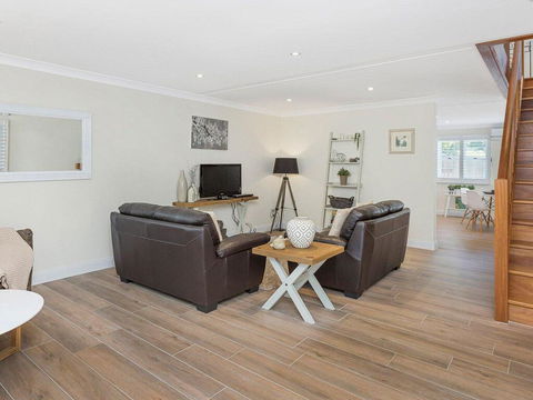 Blake Loft On Manning - 500 Metres To Two Beaches - Accommodation NSW 3