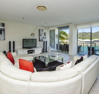 Blue on Blue Penthouse Apartment 335 - Accommodation NSW