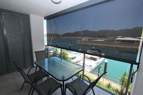 Blue On Blue Superior Studio Room 1221 - Accommodation NSW 2