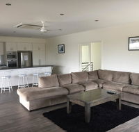 Blue Sky Apartment - Accommodation NSW