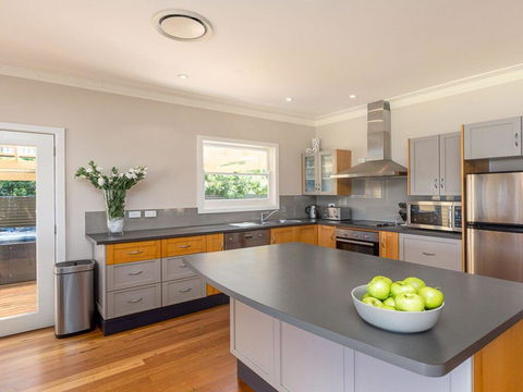 Bluewater - Riverfront Location With Water Views - Accommodation NSW 1