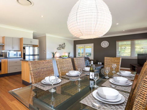 Bluewater - Riverfront Location With Water Views - Accommodation NSW 3